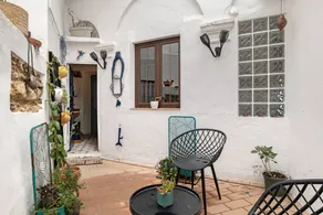 Appartement de vacances avec terrasse et internet haut débit | Vue ville - Image 2