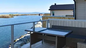 Holiday home with garden & terrace - Image 3