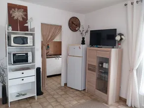 Children-friendly beautiful flat with terrace & garden | Garden view | Dogs allowed - Image 2