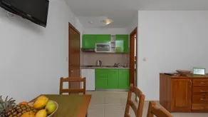 Holiday apartment with BBQ | Sea view - Image 4
