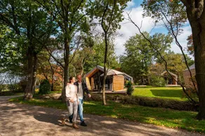 House with garden - Image 2