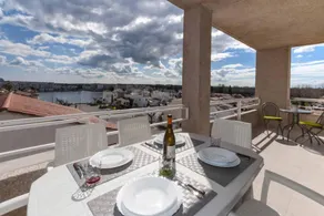 Apartment mit Terrasse und Grill - Image 3
