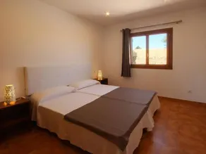Apartment with garden, pool & barbeque - Image 5
