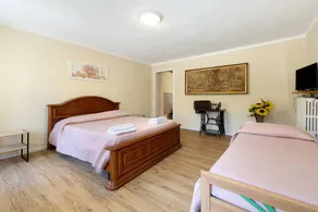 Private room with garden | Garden view - Image 3