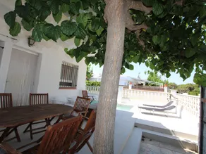 Family-Friendly Home Near Beach, Optional A/C, Free Wi-Fi - Image 4