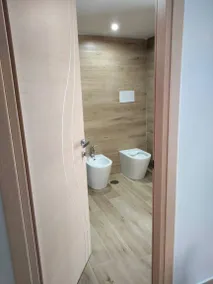 Dedicated room with jacuzzi | City view - Image 5