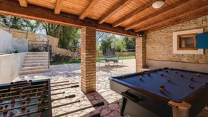 Villa with sauna, barbecue & private pool - Image 4