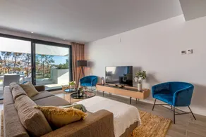 Child-friendly flat with pool, fast internet & BBQ | Garden view | Pets allowed - Image 5