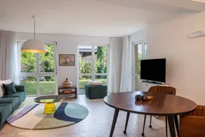 Apartment with terrace & garden | Garden view - Image 3