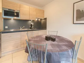 Apartment with heated pool, garden & terrace - Image 4