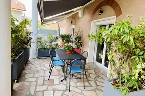 Apartment with terrace & garden | Garden view - Image 4