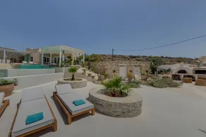 Villa con idromassaggio, griglia e giardino - Image 4