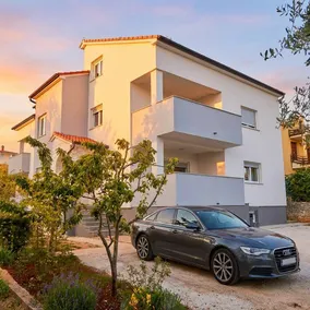 Family-oriented beautiful holiday apartment with fast internet, garden & barbeque - Image 2
