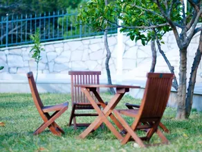 Flat with garden & terrace - Image 4