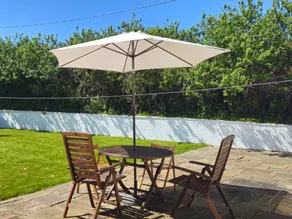 Beautiful cottage with garden | Beach view - Image 4