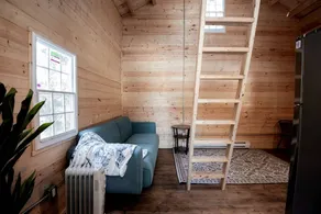 Cozy Lakefront Cabin in Kawartha Lakes, Ontario - Image 2