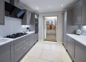 Flat with fast internet & garden - Image 2