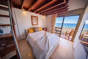 Sky & Sea The House by the Beach - Image 3