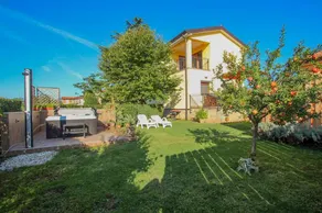 Fully equipped house with garden, terrace & hot tub | Perfect for remote work | Pets allowed - Image 2
