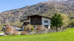Nice holiday home with 6 bedrooms for 10 persons - Image 2