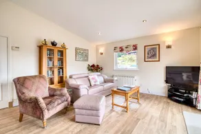 Kingfisher Lodge with sensational loch views - Image 2