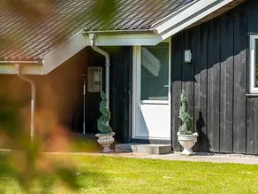 Child-friendly holiday home with terrace, sauna & garden | Pet-friendly - Image 5