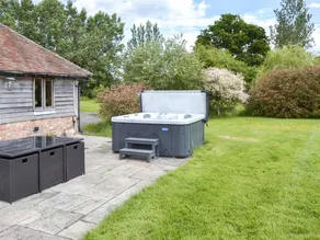Familienorientiertes wunderschönes Landhaus mit Garten, Whirlpool und Grill | Hunde erlaubt - Image 2