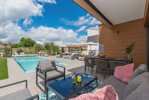 Villa with hot tub - Image 5