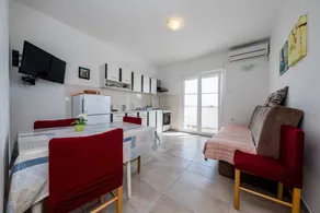 Pleasant holiday apartment with garden, terrace & barbecue | Sea view - Image 5
