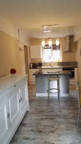 Villa avec terrasse, barbecue et piscine | Vue jardin - Image 3