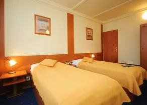 Holiday apartment with terrace & garden - Image 4