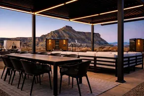 Minimalist Mirror Studio Stay with Red Rock Views near Capitol Reef, Torrey Utah - Image 5