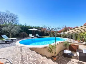 Villa with barbeque, garden & terrace - Image 4