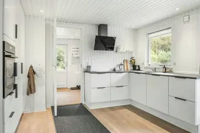 House with terrace, garden & barbeque - Image 3