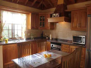 Family-friendly holiday home with barbecue, terrace & garden | Panoramic view - Image 2