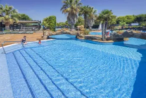 Family-friendly studio with pool | Next to the beach - Image 4