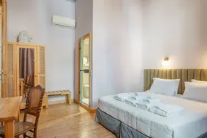King Aristomenes – Deluxe Room with King-Size Bed - Image 4