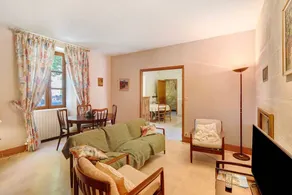 Apartment with terrace - Image 3