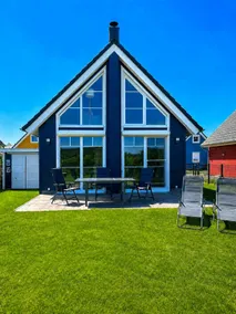 Cozy retreat with a sauna and garden by the canal - Image 4