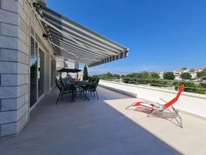 Flat with terrace & barbecue - Image 2