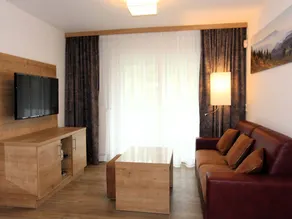 Family-friendly holiday apartment with garden & jacuzzi | Mountain view | Close to the ski | Pet-friendly - Image 2