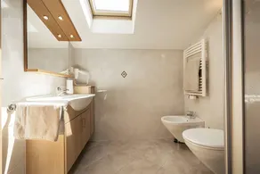 Lovely apartment with garden & terrace | Garden view | Perfect for remote work - Image 4