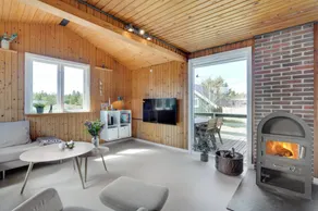 Children-friendly pleasant house with terrace & barbecue - Image 3
