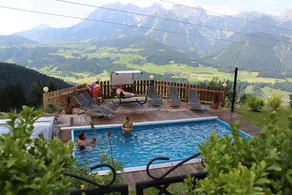 Apartment with pool, garden & barbeque - Image 5