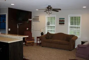 Wonderful Cabin that Sleeps 12 near the Cedar River in Letts, Iowa - Image 4