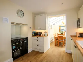Children-friendly nice cottage with garden & barbeque | Beach view - Image 5