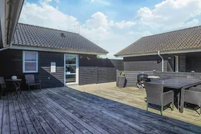Holiday home with sauna, terrace & garden - Image 2