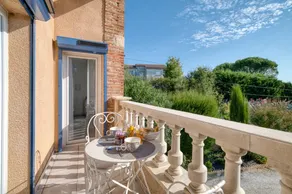 Cosy Apartment with Heated Pool, Near Canal du Midi - Image 4