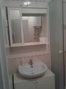 Pleasant apartment with terrace - Image 4