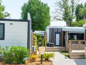 Mobile home with terrace & heated pool - Image 5